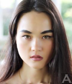 東京　外国人　モデル事務所　アクアモデル　ファッション　アジア人　カリン