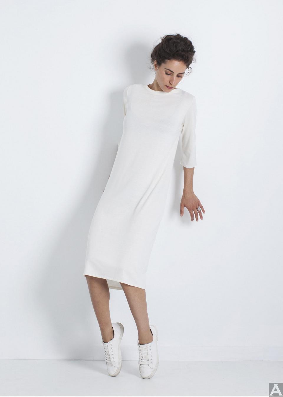 東京　外国人　モデル事務所　アクアモデル　白人　ファッション　エラ