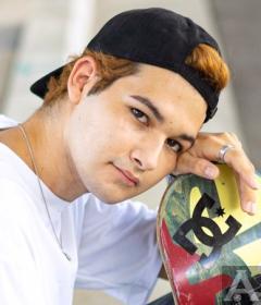 東京外国人モデル事務所アクアモデル所属のハーフモデルのビクター