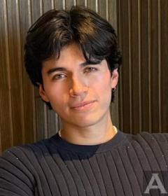 東京外国人モデル事務所アクアモデル所属のヒスパニックモデルのサンティアゴ