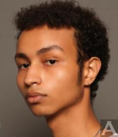 東京外国人モデル事務所アクアモデル所属のハーフモデルのアット