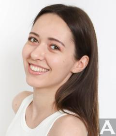 東京外国人モデル事務所アクアモデル所属の白人モデルのナナ