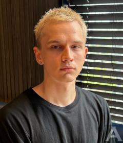東京外国人モデル事務所アクアモデル所属の白人モデルのオキュモロウ