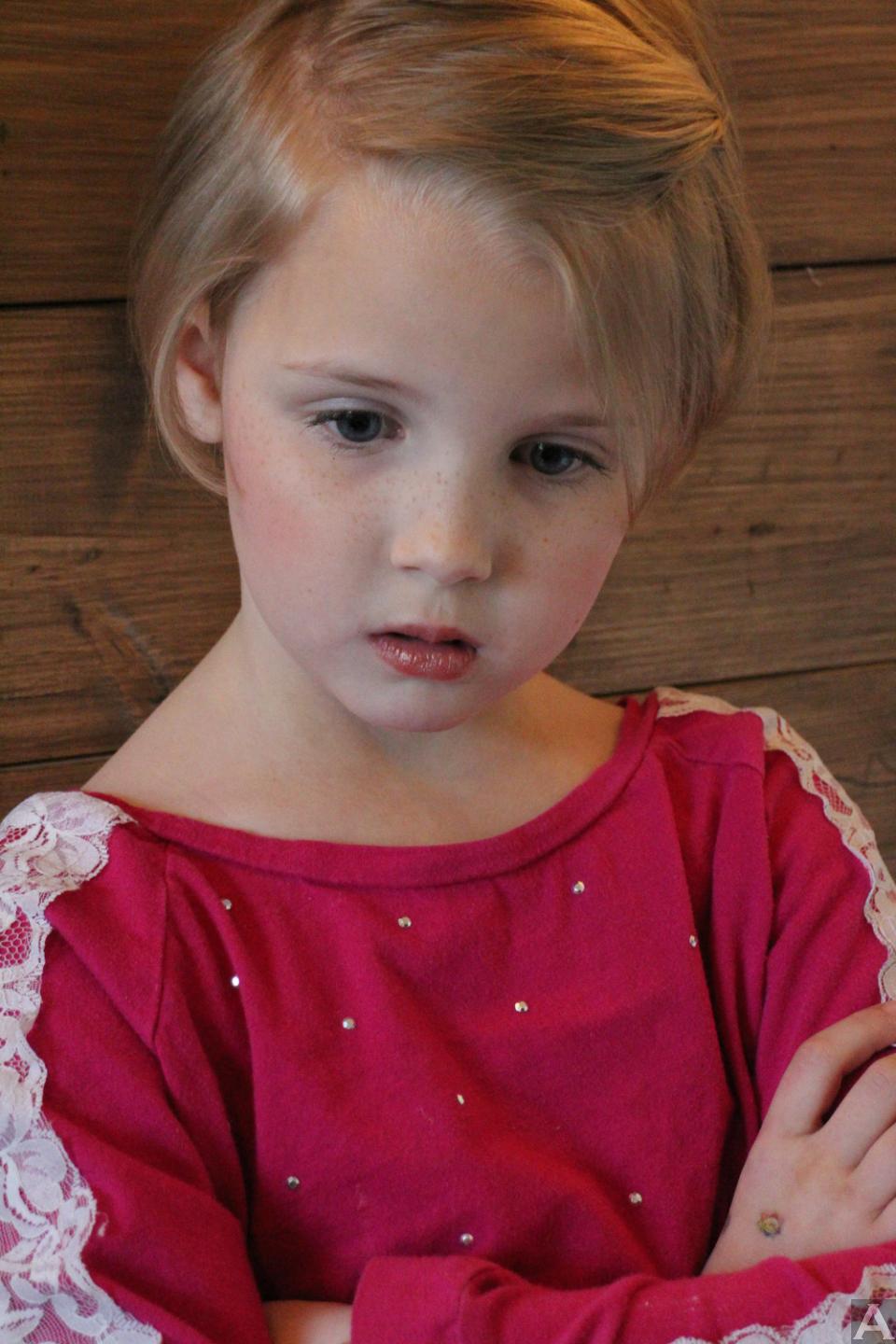 ニア　キッズモデル　外国人　外国人モデル　アクアモデル