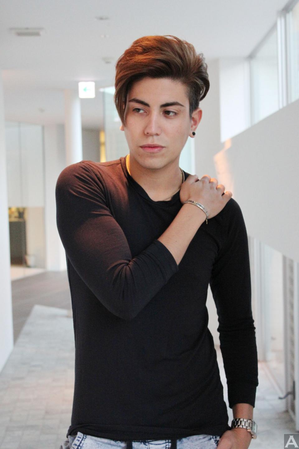 ジャン　東京　外国人モデル　外国人モデル事務所　アクアモデル