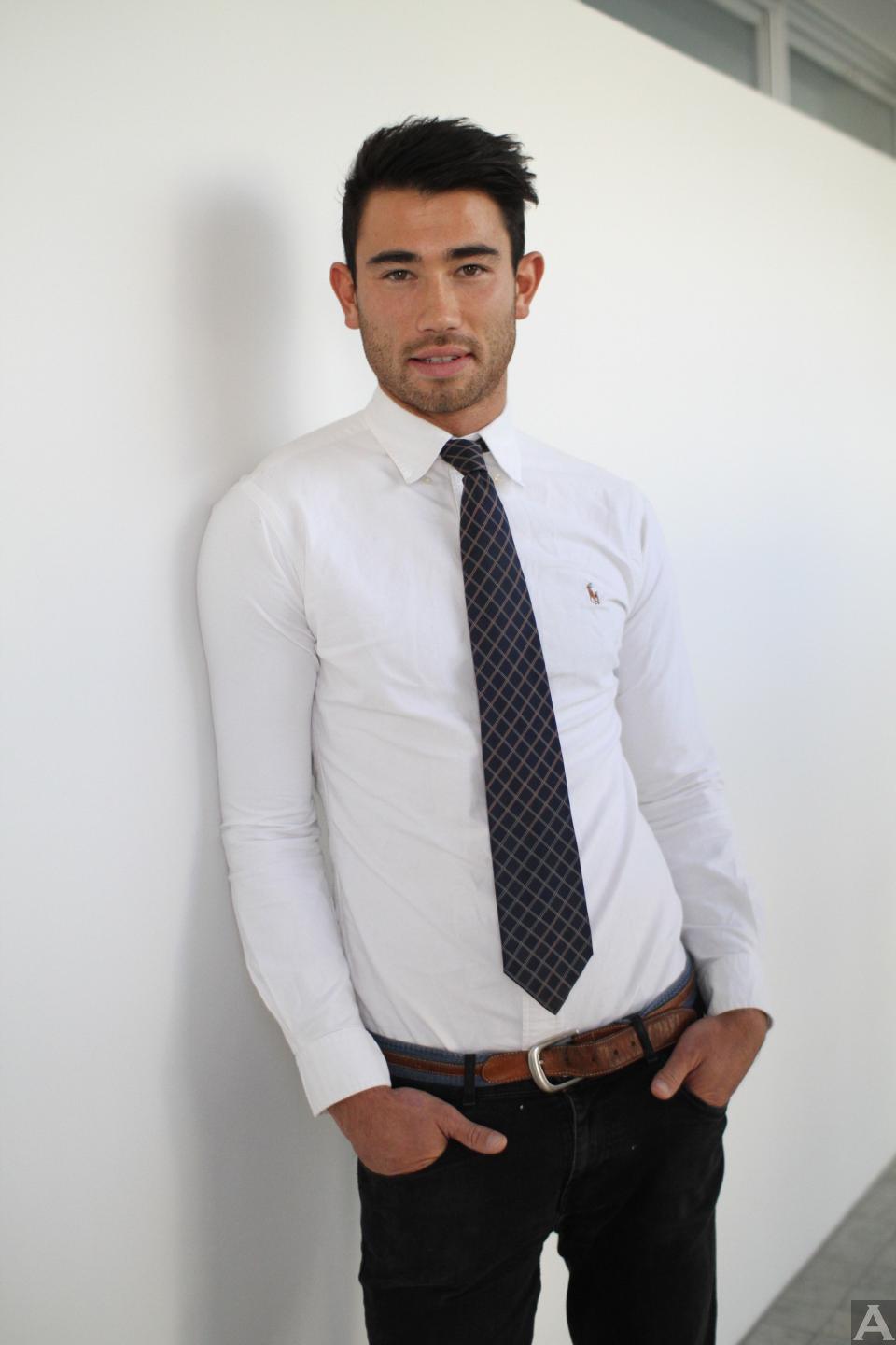 外国人モデル事務所　アクアモデル　男性モデル　ハリー