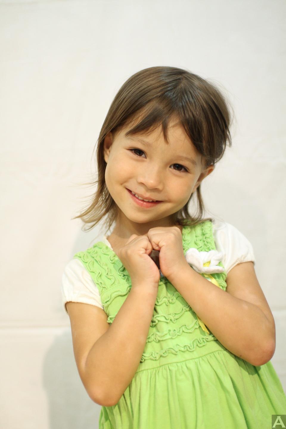 東京　外国人モデル事務所　日本人ハーフモデル　エキストラ　アクアモデル