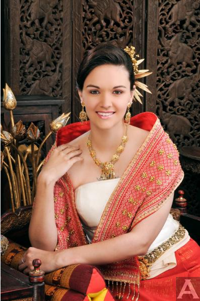 ぽっちゃり白人モデル