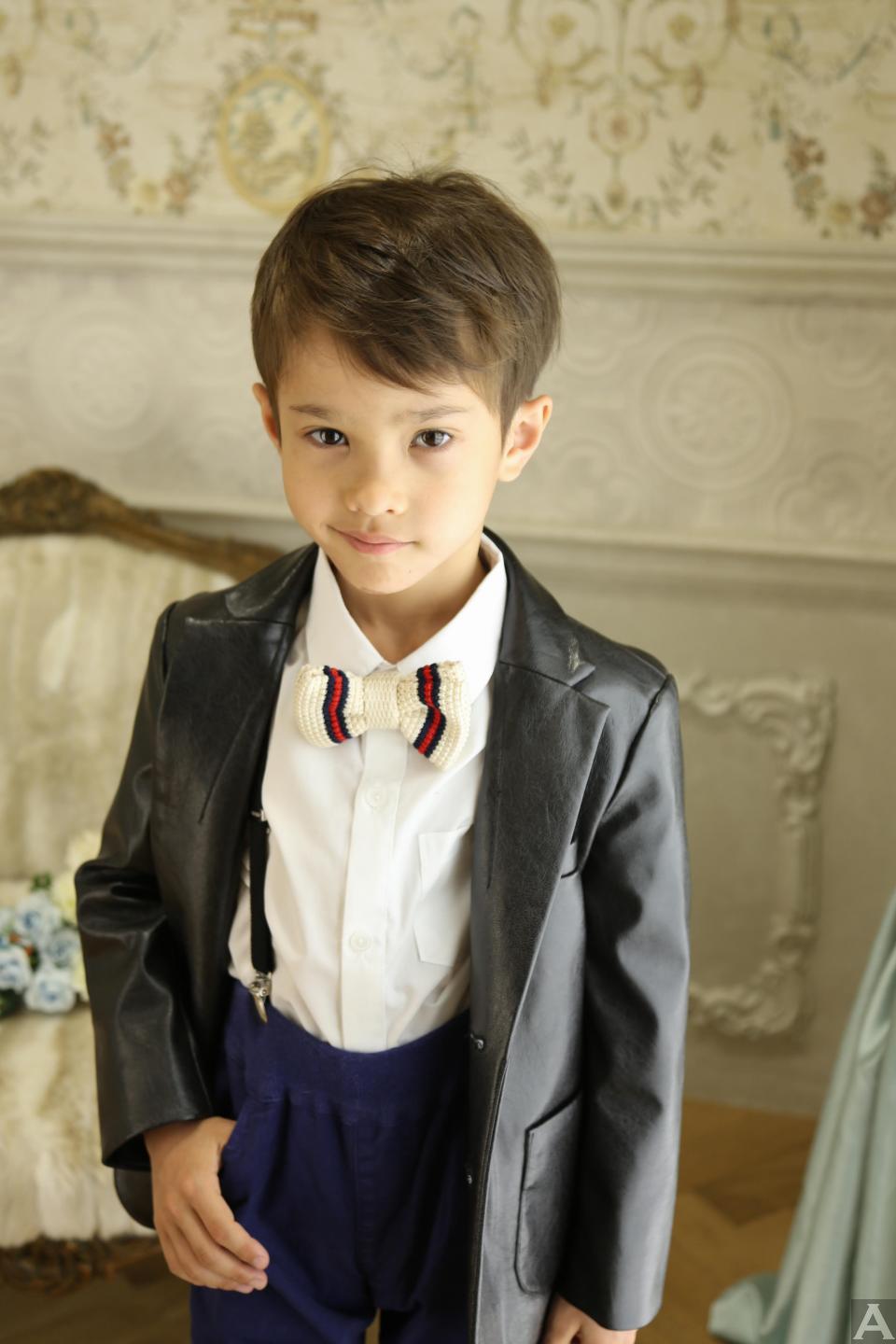 アーロン 東京　外国人モデル　外国人モデル事務所　アクアモデル