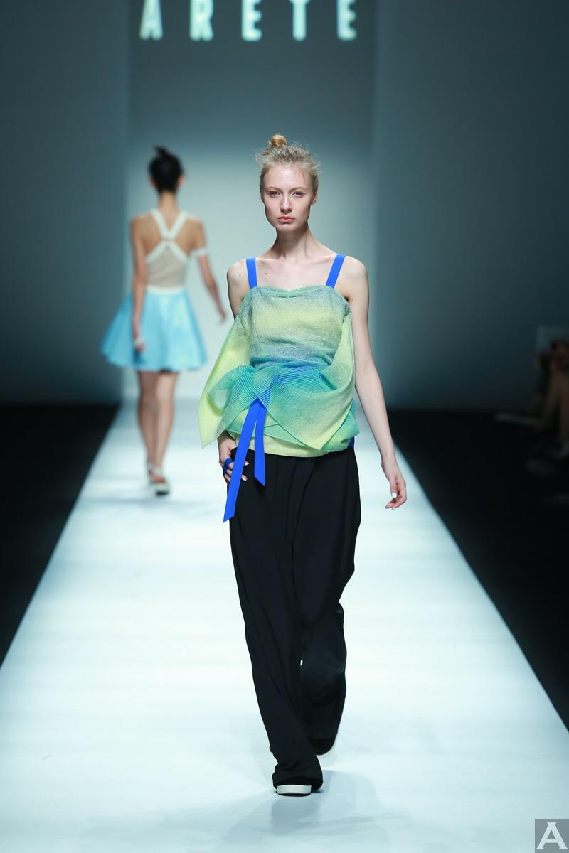 東京　外国人モデル事務所　外国人モデル　アクアモデル　ファッション   エレナ