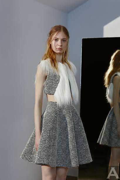 東京　外国人モデル事務所　外国人モデル　アクアモデル　ファッション   エレナ