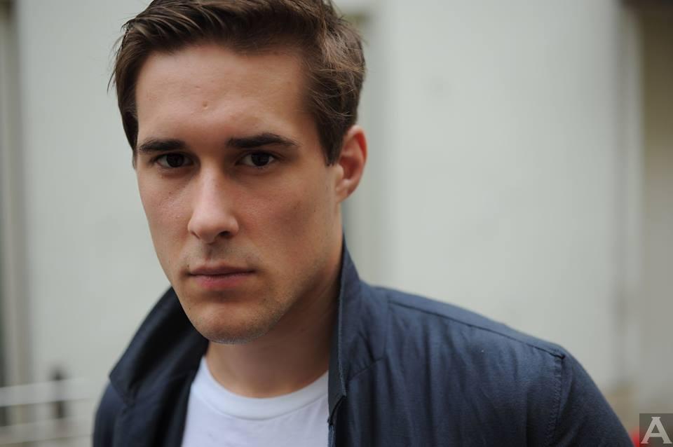 外国人モデル事務所　男性モデル　エキストラ　アクアモデル