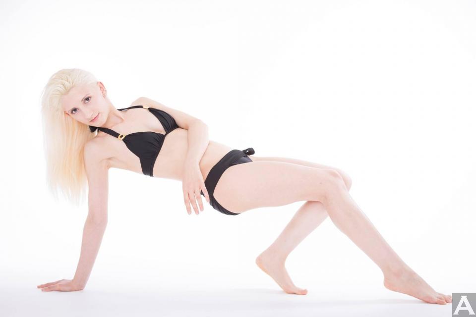 東京　外国人モデル事務所　外国人モデル　アクアモデル　ファッション サブリナ