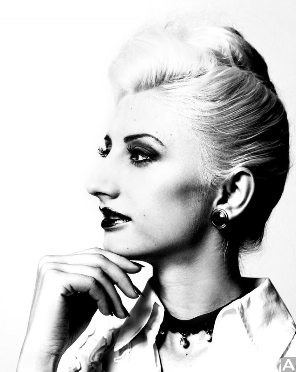 東京　外国人モデル事務所　外国人モデル　アクアモデル　ファッション サブリナ