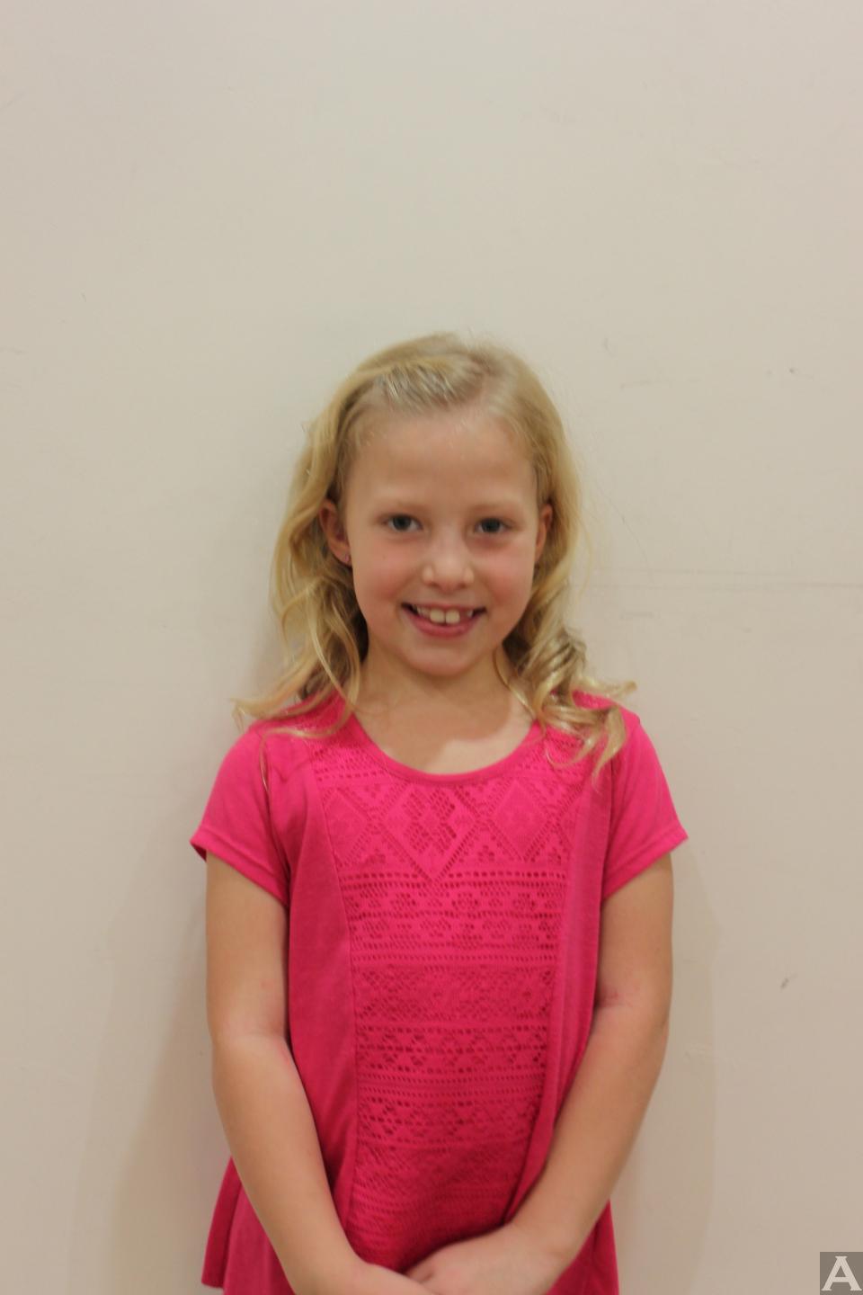 東京　外国人モデル　外国人モデル事務所 アクアモデル 　 白人 　キッズ　エリザベス