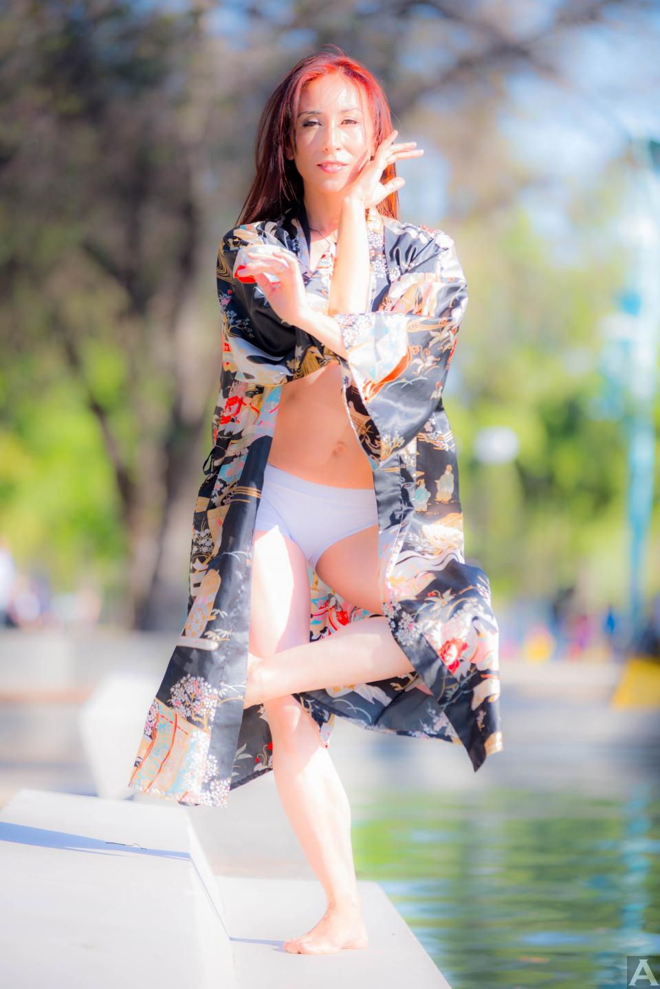 東京　外国人　モデル事務所　アクアモデル　パフォーマー　ダンサー　エリカ