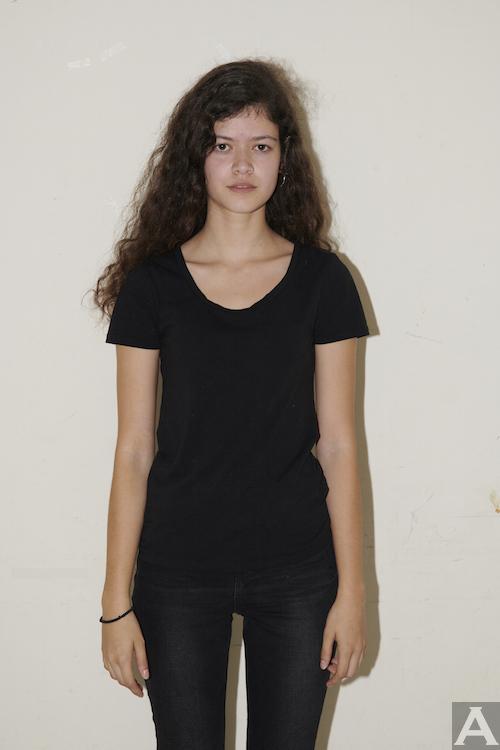 東京　外国人　モデル 事務所　アクアモデル　ファッション　白人 カロリーナ