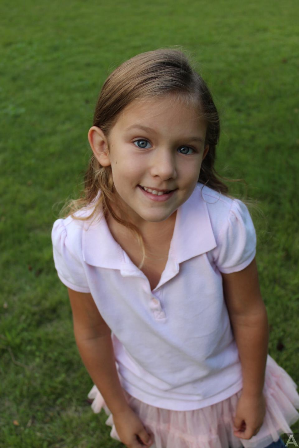 東京　外国人　モデル事務所　アクアモデル　白人　キッズ　サラ