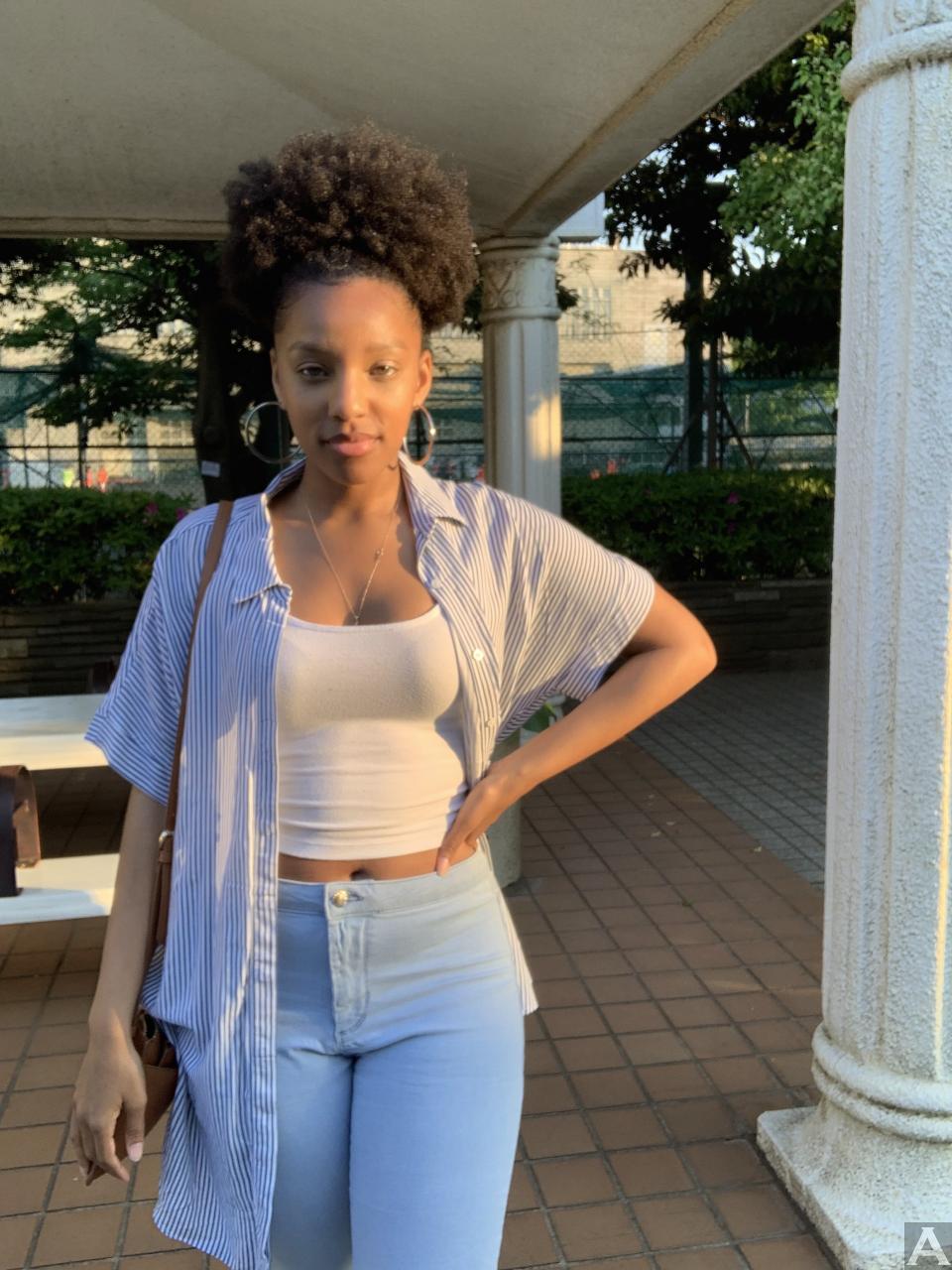 東京外国人モデル事務所アクアモデルの黒人モデルジャスミン