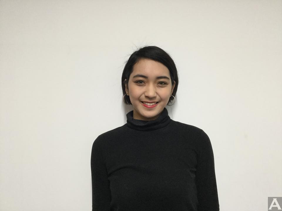 東京　外国人　モデル事務所　アクアモデル　ファッション　ハーフ　ベラ