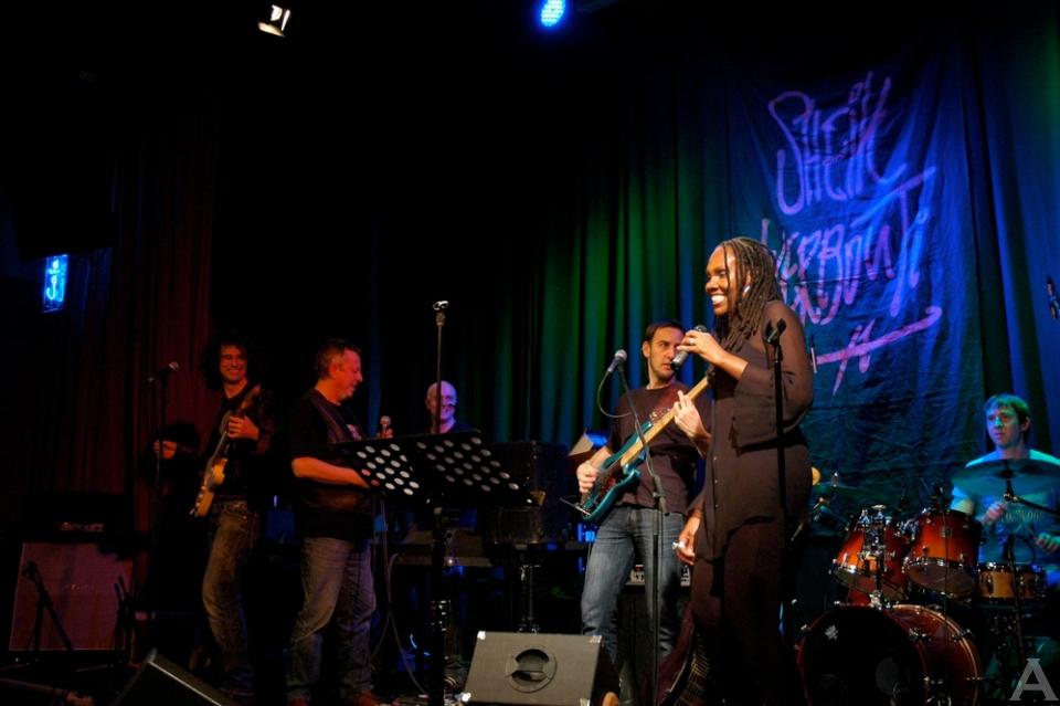 東京　外国人　モデル　事務所　アクアモデル　オメガ