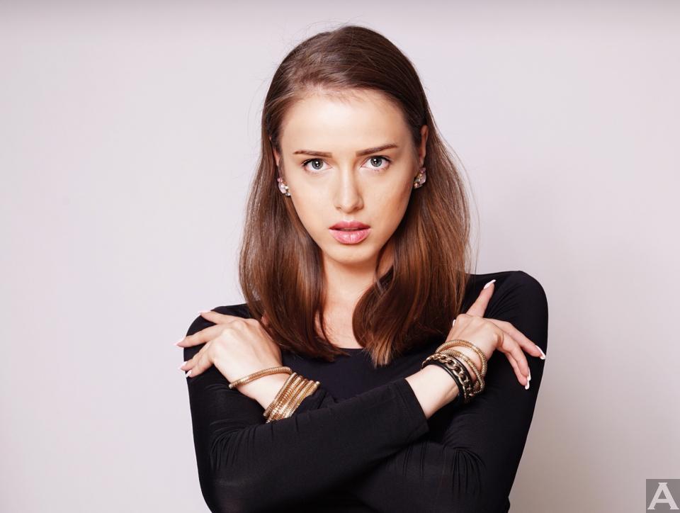 東京　外国人　モデル 事務所　アクアモデル　ファッション　白人 アナスタシア