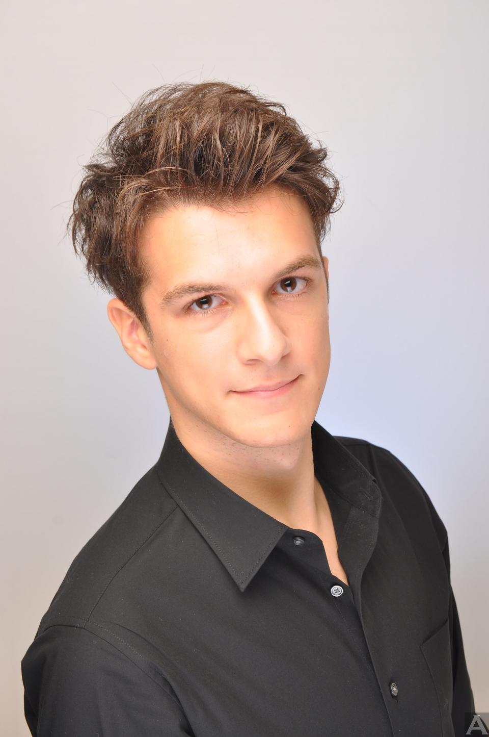 東京外国人モデル事務所アクアモデルの白人モデルダニエル