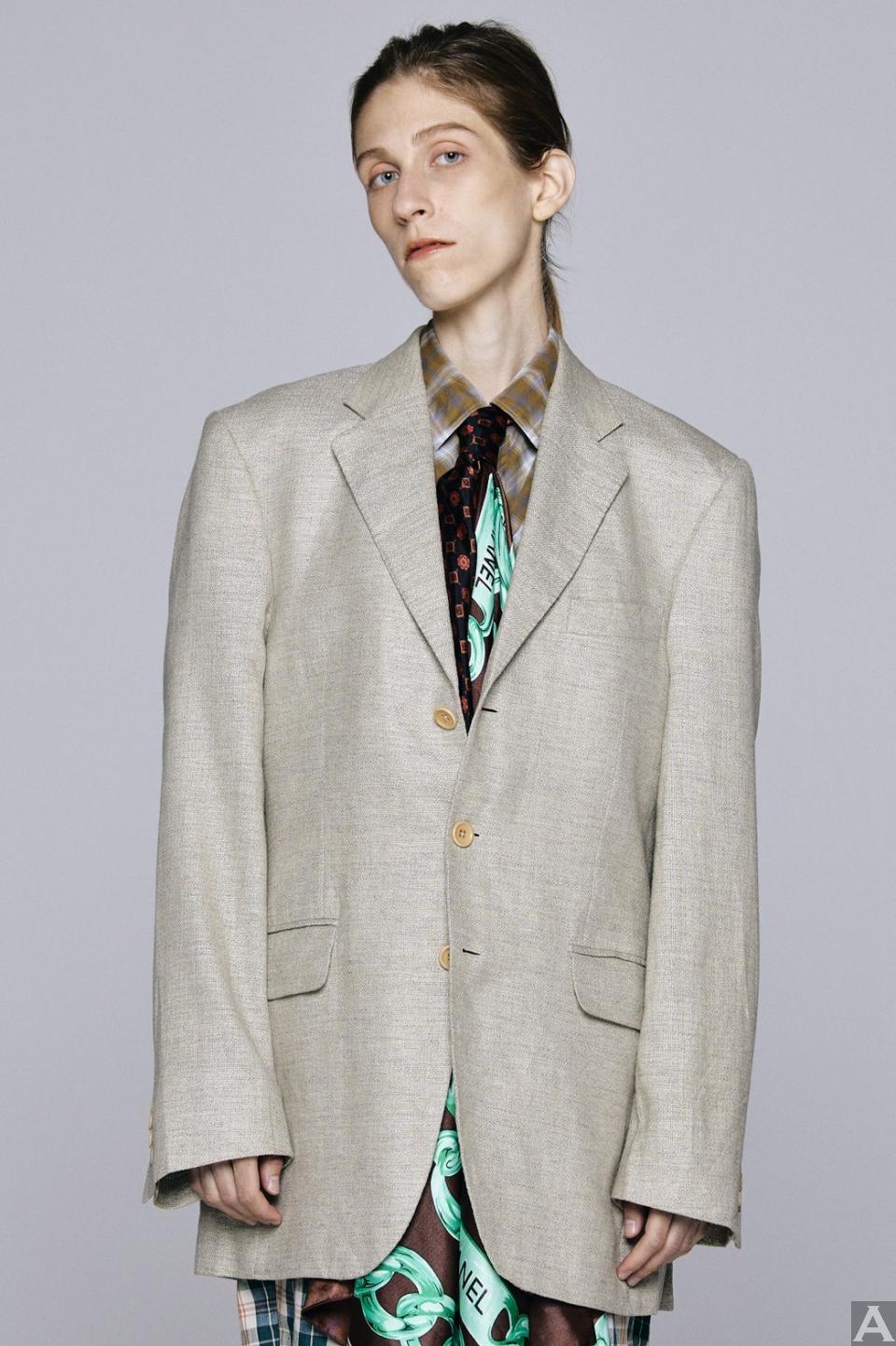 東京外国人モデル事務所アクアモデルの白人モデルエニー