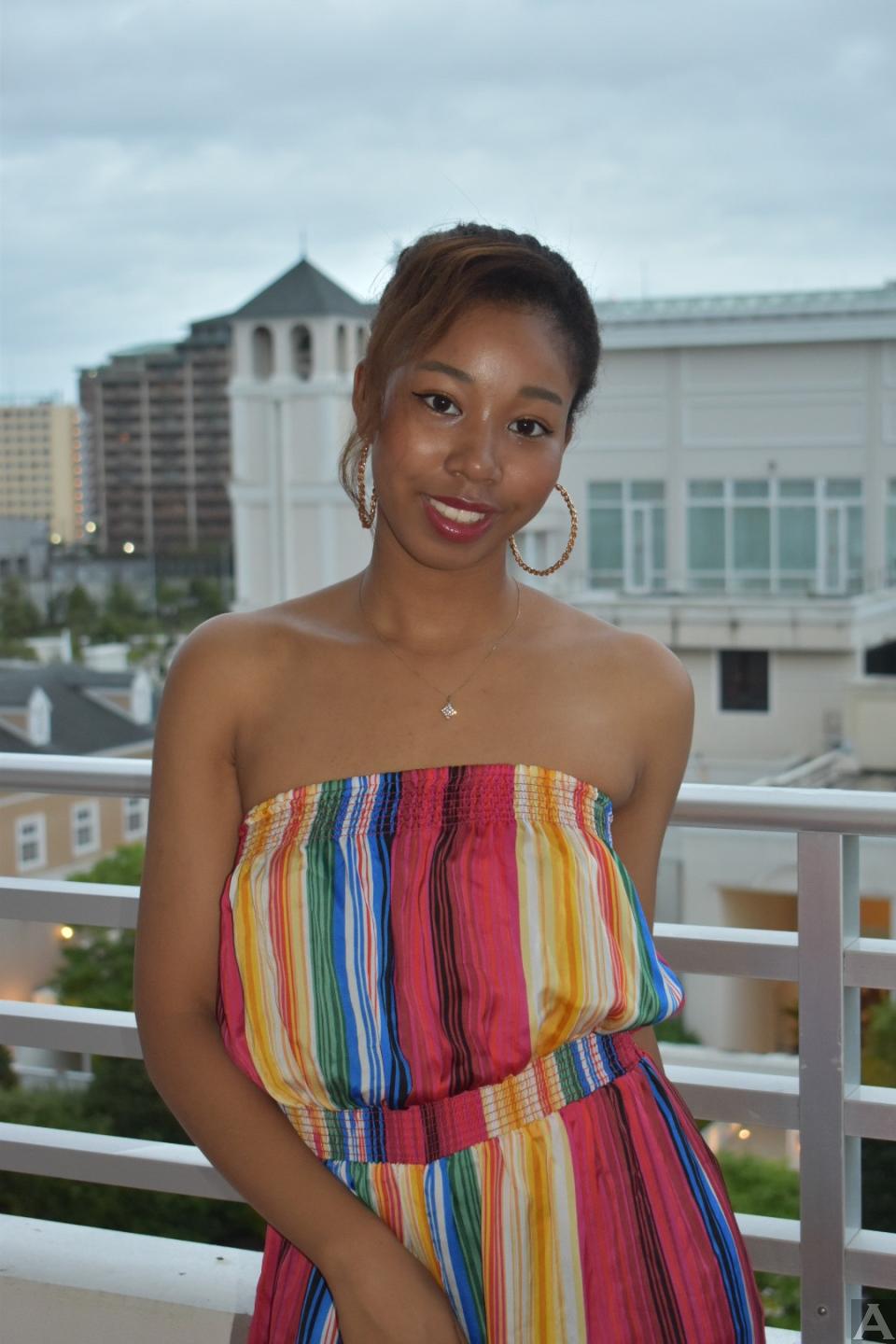 東京外国人モデル事務所アクアモデルのハーフモデルエターニティアイ