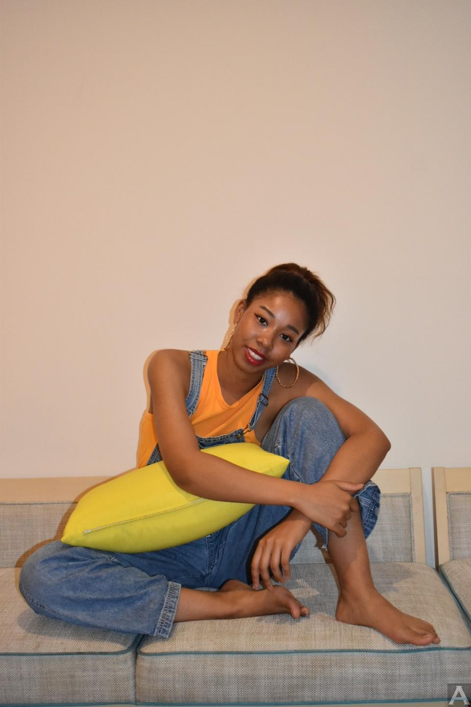 東京外国人モデル事務所アクアモデルのハーフモデルエターニティアイ