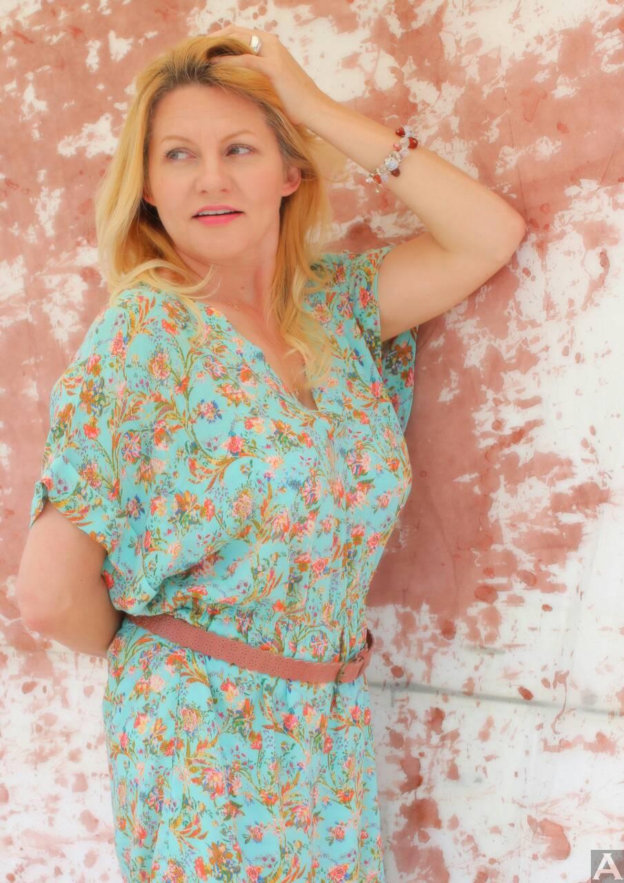 東京　外国人モデル　外国人モデル事務所 アクアモデル  白人　ドラマ　オルガ