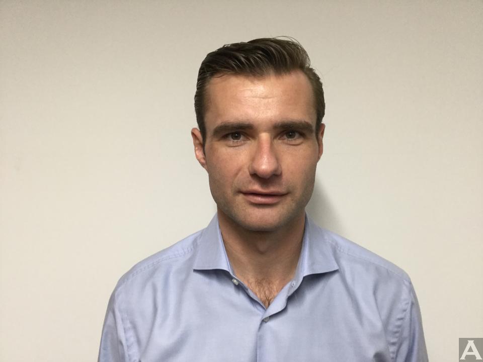 東京　外国人　モデル事務所　アクアモデル　ファッション　白人 ミシェル