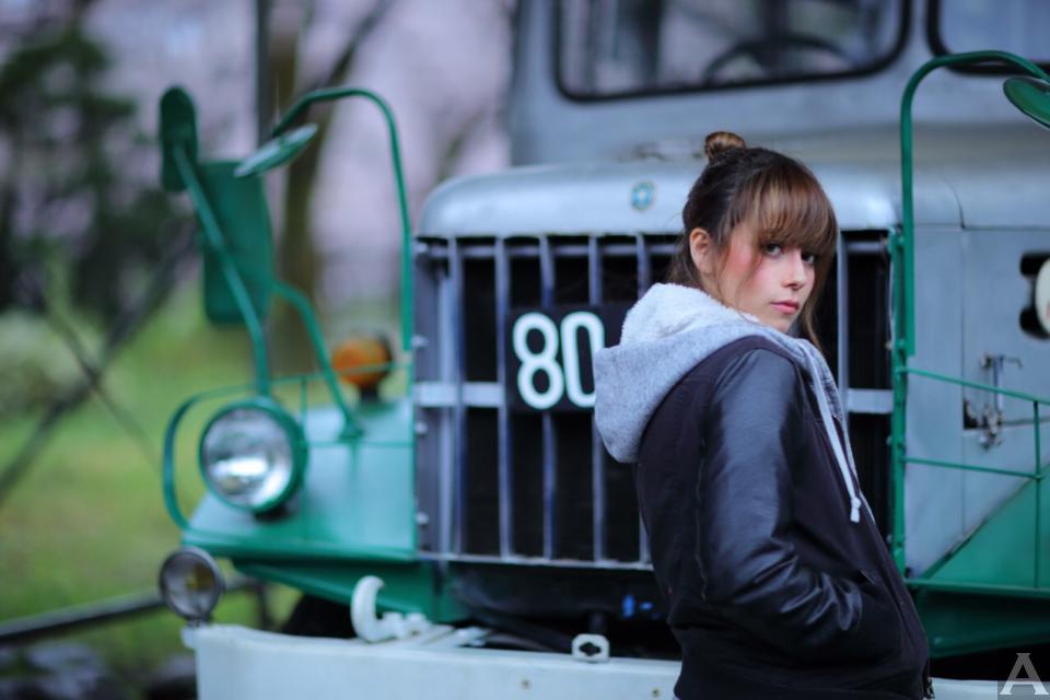 東京　外国人　モデル事務所　アクアモデル　白人　ハーフ　メグ