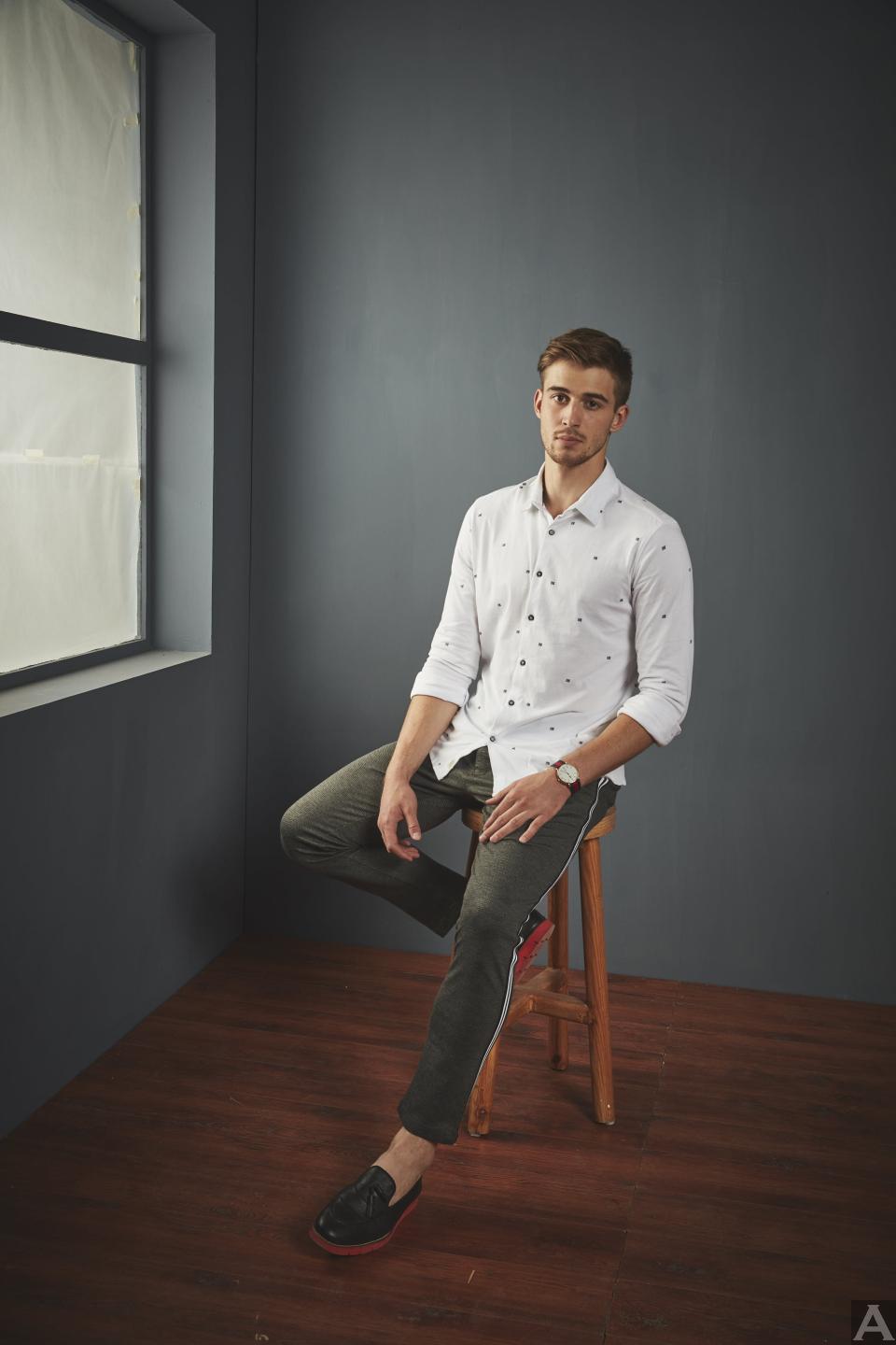 東京外国人モデル事務所アクアモデルの白人モデルニキータ