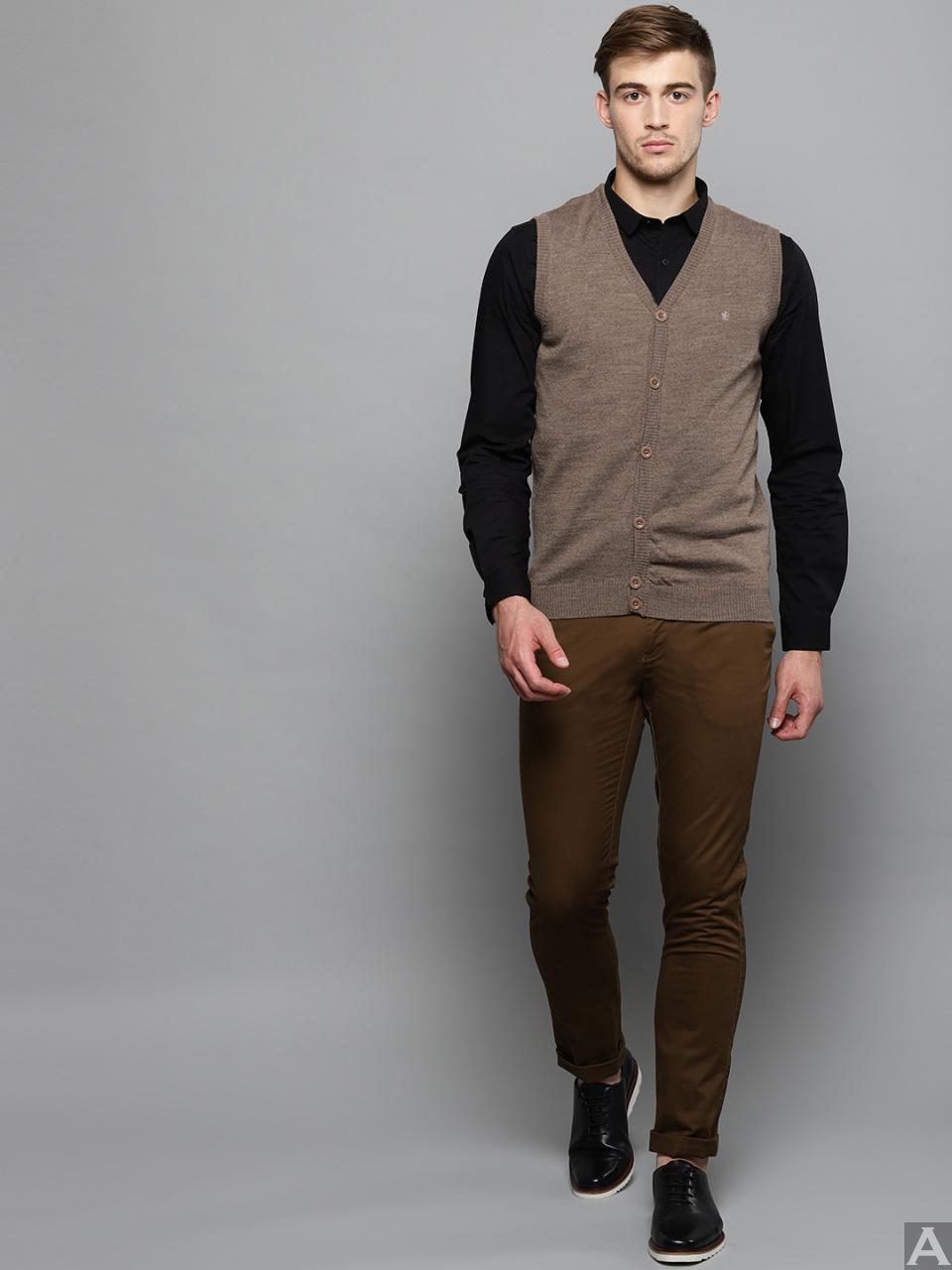 東京外国人モデル事務所アクアモデルの白人モデルニキータ