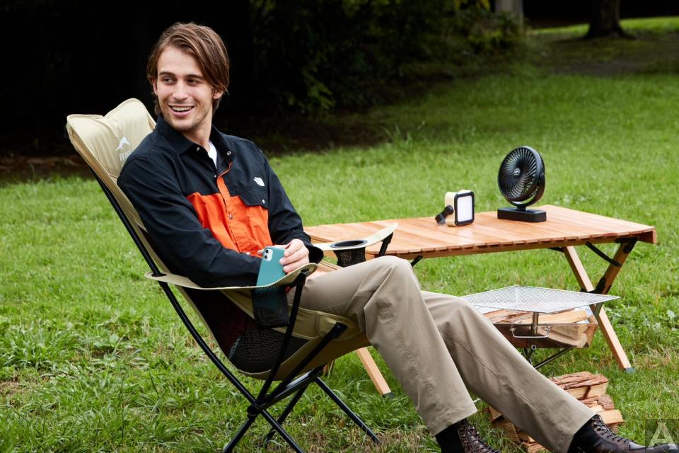 東京外国人モデル事務所アクアモデルの白人モデルニキータ