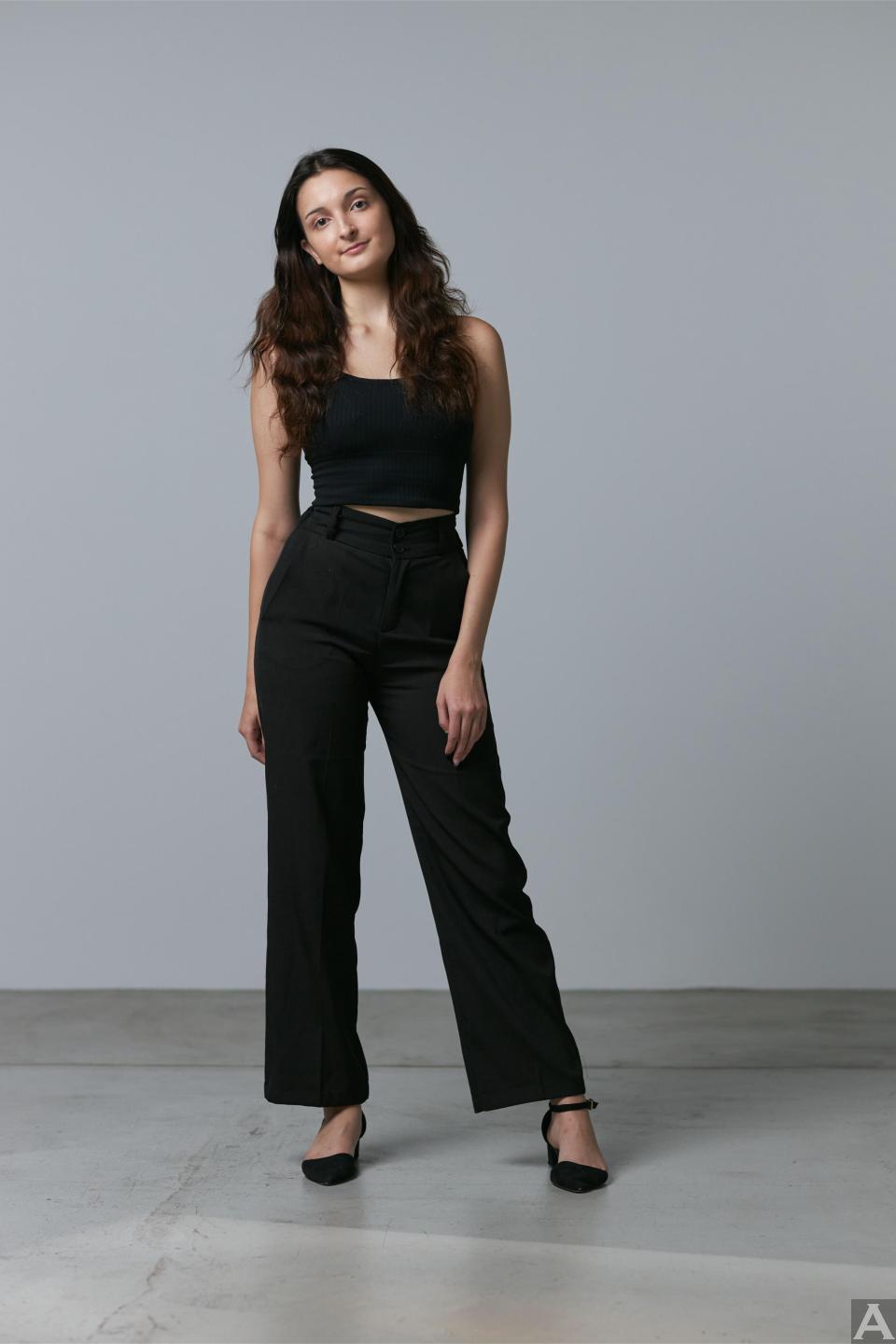 東京外国人モデル事務所アクアモデル所属白人モデルのベロニカ