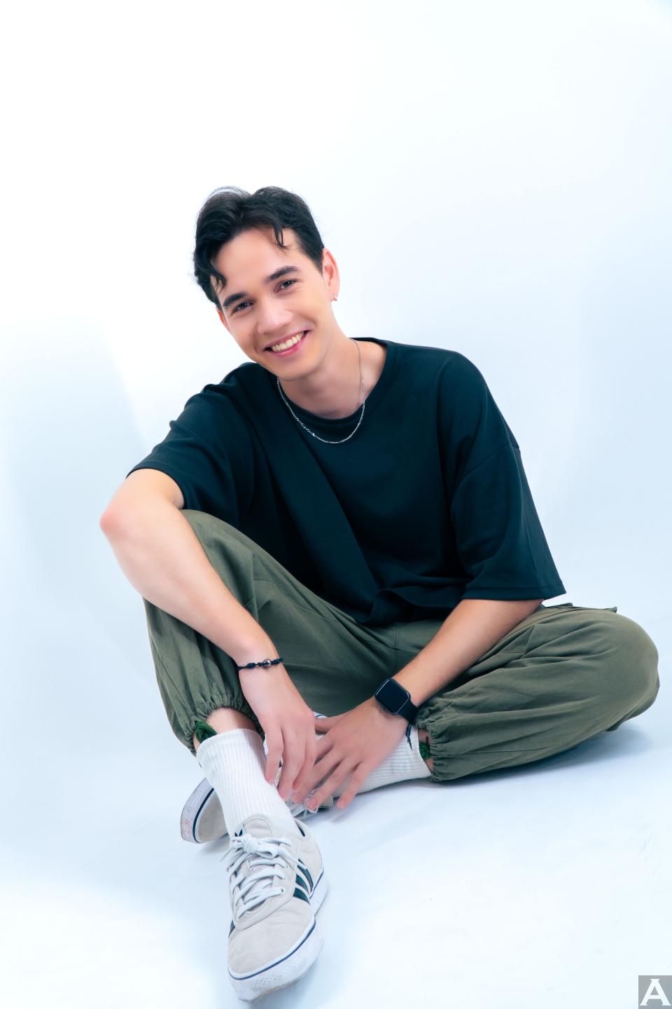 東京外国人モデル事務所アクアモデル所属のハーフモデルのニコラス