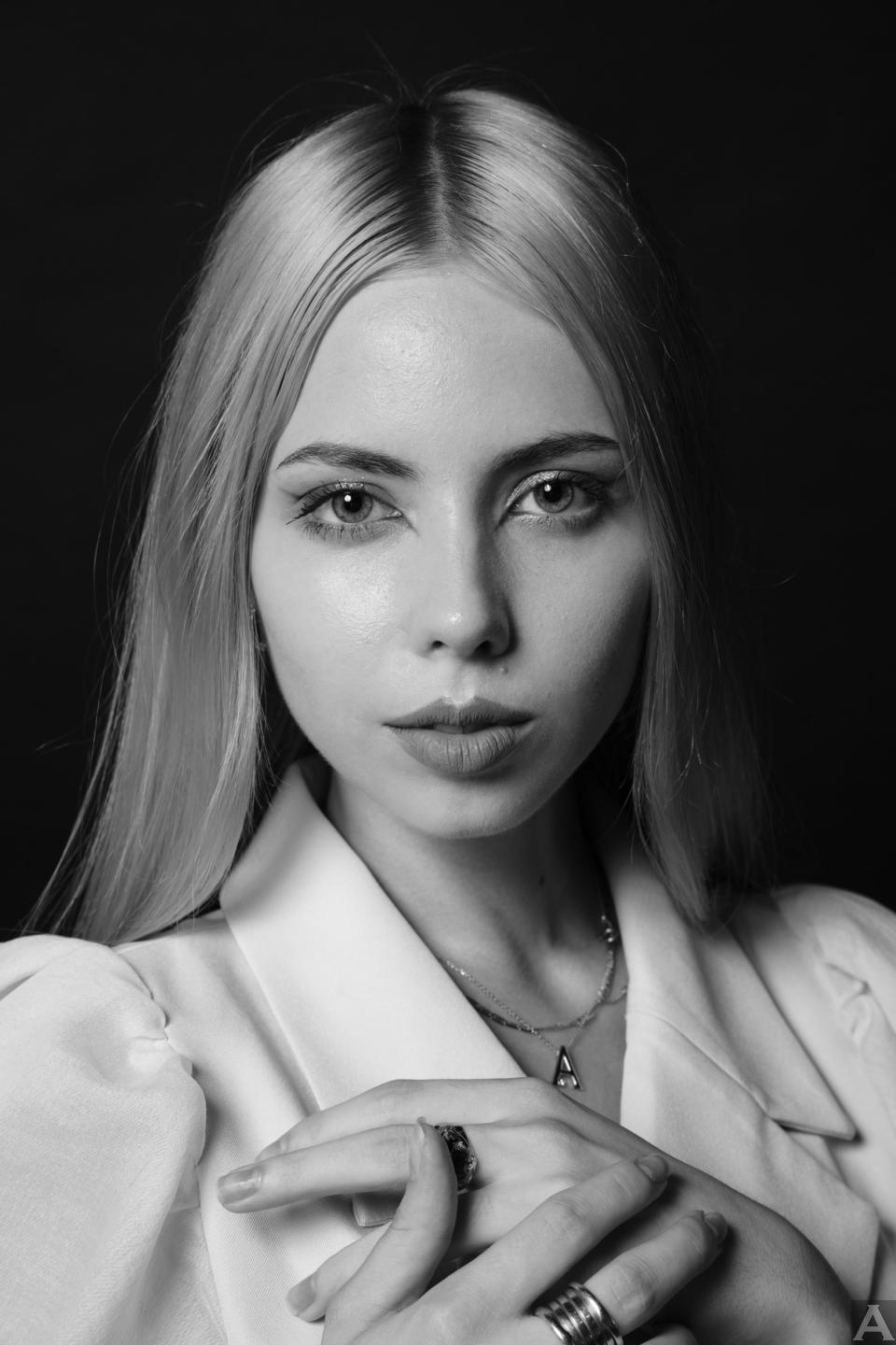 東京外国人モデル事務所アクアモデル所属の白人モデルのアハタ