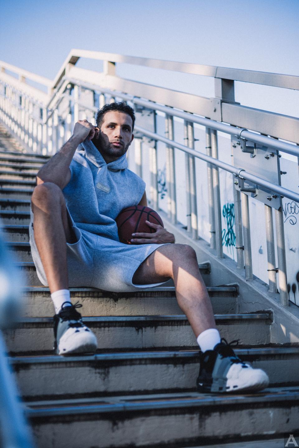 東京外国人モデル事務所アクアモデルの白人モデルフローレント