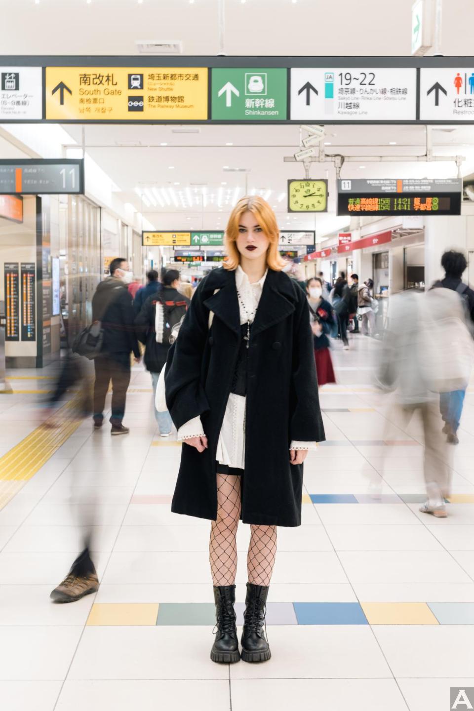 東京外国人モデル事務所アクアモデル所属の白人モデルのアリエル