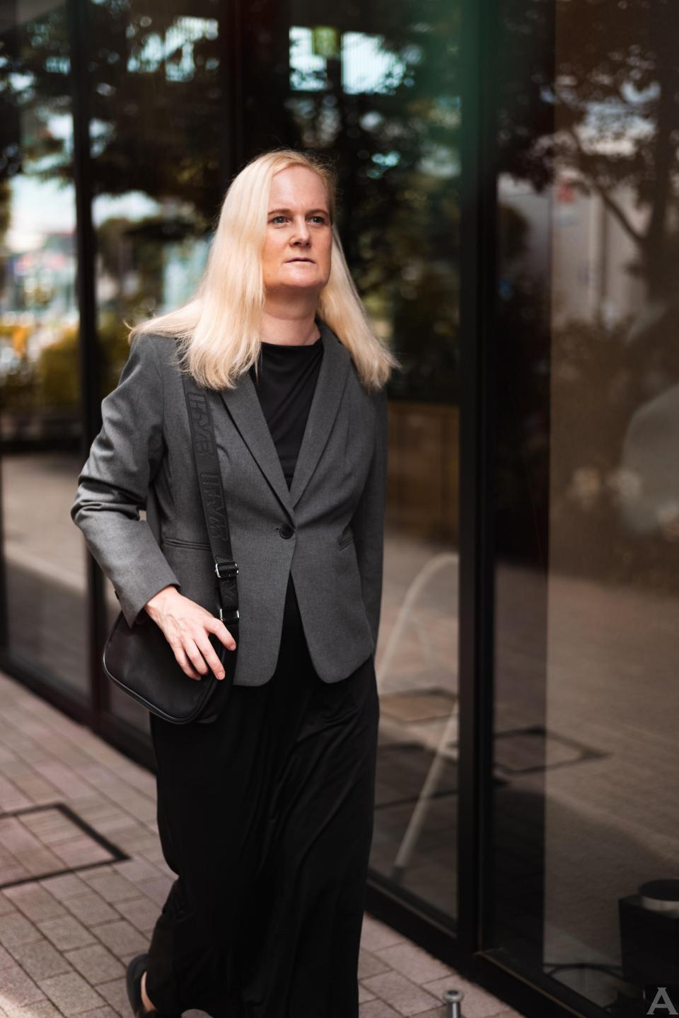 東京外国人モデル事務所アクアモデル所属の白人モデルのシルク