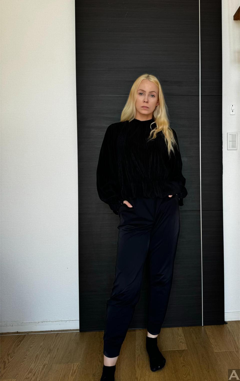 東京外国人モデル事務所アクアモデル所属の白人モデルのロビーサ