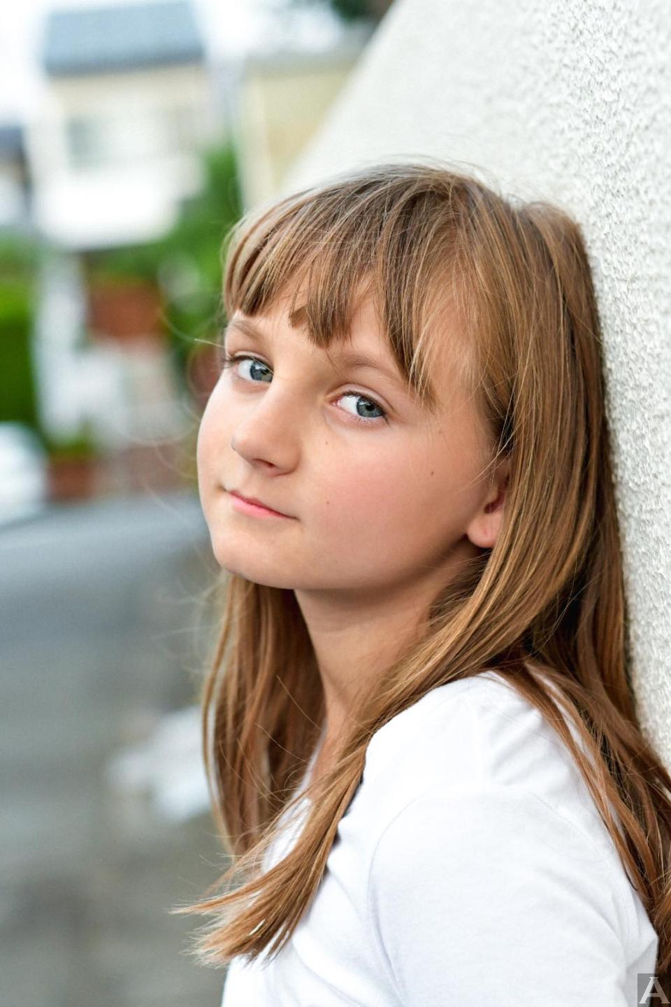 東京外国人モデル事務所アクアモデルの白人キッズモデルベラ