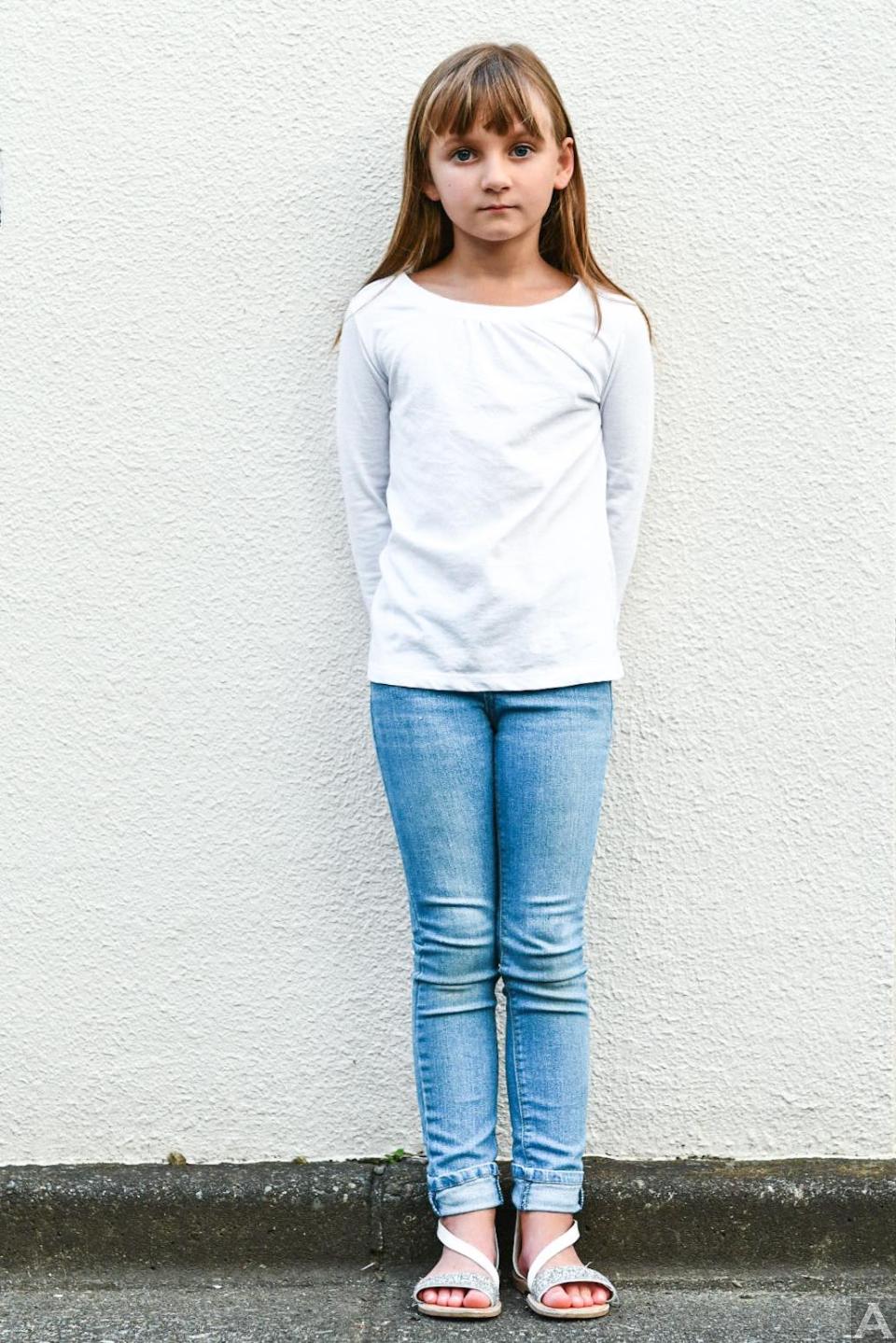 東京外国人モデル事務所アクアモデルの白人キッズモデルベラ