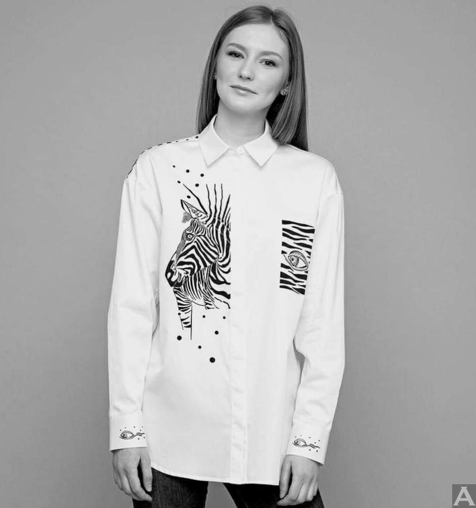 東京外国人モデル事務所アクアモデル所属の白人モデルのリザ