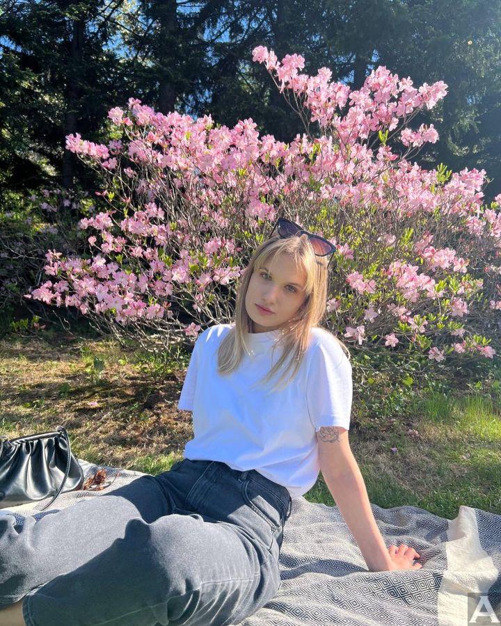 東京外国人モデル事務所アクアモデルの白人モデルマル