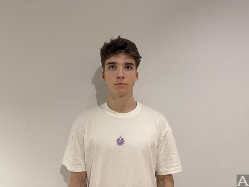 東京外国人モデル事務所アクアモデル所属の白人モデルのジュリアン