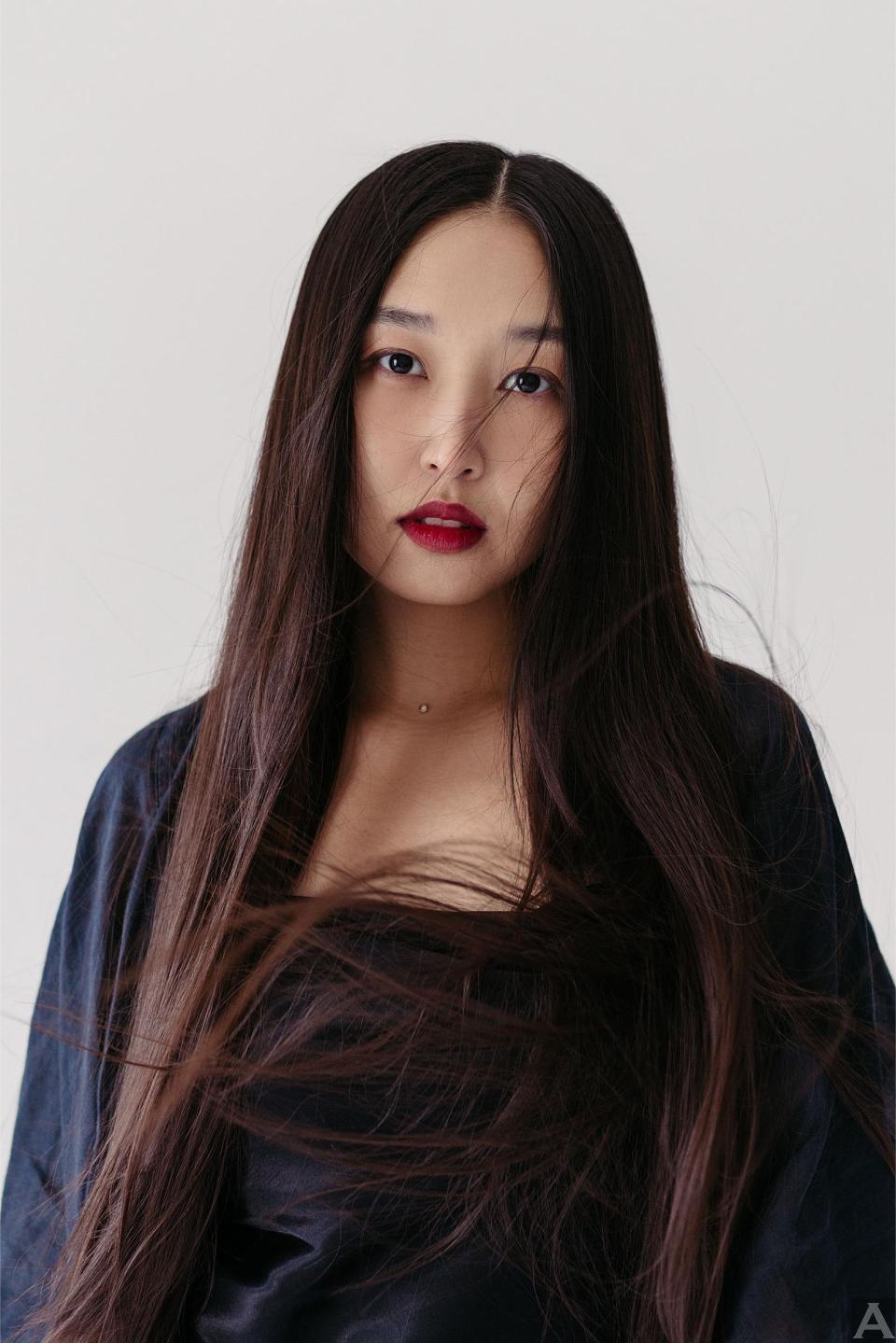 東京外国人モデル事務所アクアモデル所属のアジア人モデルのヨナ