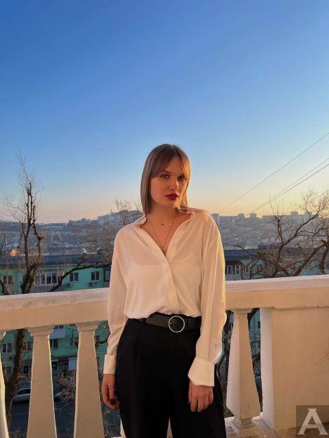 東京外国人モデル事務所アクアモデルの白人モデルマル